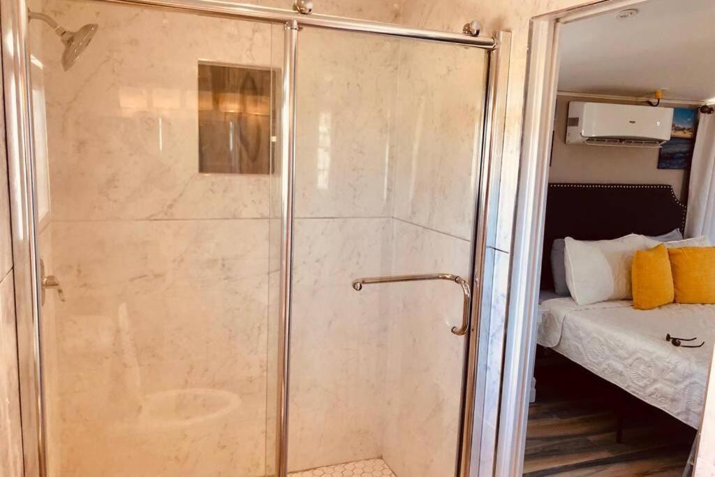 King & Queen Suite #8 Nasáu Exterior foto